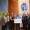 1000 Euro spendeten die Schiedsrichter für die Bahnhofsmission Würzburg. Bei der Übergabe (von links): Oswald Prozeller (Kassier), Marcel Scherer (Lehrwart), Alexandra Bauer (Schriftführerin), Michael Lindner-Jung (Bahnhofsmission), Helmut Zischek (Gruppenschiedsrichter-Obmann) und Werner Wunderling (Stellvertretender Gruppenschiedsrichter-Obmann). 1000 Euro spendeten die Schiedsrichter für die Bahnhofsmission Würzburg. Bei der Übergabe (von links): Oswald Prozeller (Kassier), Marcel Scherer (Lehrwart), Alexandra Bauer (Schriftführerin), Michael Lindner-Jung (Bahnhofsmission), Helmut Zischek (Gruppenschiedsrichter-Obmann) und Werner Wunderling (Stellvertretender Gruppenschiedsrichter-Obmann).