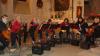 Das Gitarrenensemble unter der Leitung von Barbara Hölzer spielte die Stücke Winterwonderland, Malaguena und Garden of Delight.