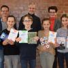 Die Lehrer Arno Seifert und Peter Müller, Schulleiterin Monika Rahner und die Wettbewerbsteilnehmer  Ronja Brustmann, Franka Wehr, Johannes Bedö, Sophie Landmann und Mia Wolf.