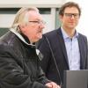 Der Autor und Blogger Richard Brox (links) setzt sich für wohnungslose Menschen ein. Auf Einladung des Grünen-OB-Kandidaten Martin Heilig sprach er im Burkardushaus.
