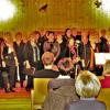 Der Chor ES-Dur aus Erbshausen-Sulzwiesen und der befreundete Chor M(u)saik aus Holzkirchhausen traten im Walderlebniszentrum Einsiedel auf. Der Chor ES-Dur aus Erbshausen-Sulzwiesen und der befreundete Chor M(u)saik aus Holzkirchhausen traten im Walderlebniszentrum Einsiedel auf.