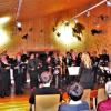 Der Chor ES-Dur aus Erbshausen-Sulzwiesen und der befreundete Chor M(u)saik aus Holzkirchhausen traten im Walderlebniszentrum Einsiedel auf. Der Chor ES-Dur aus Erbshausen-Sulzwiesen und der befreundete Chor M(u)saik aus Holzkirchhausen traten im Walderlebniszentrum Einsiedel auf.