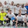 Der Würzburger FV feiert den Gewinn der 38. Würzburger Stadtmeisterschaft: (hinten von links) Erik Schnell-Kretschmer, Fabio Bozesan, Stefan Wasser, Cristian Alexandru Dan, Moritz Lotzen, Djibril Bah, Tim Lorenz, (vorne von links) Felix Eberhard, Daniel Baumann, David Drösler, Calvin Gehret und Johannes Emmert.