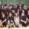 Die Männergarde des Oberfladunger Carneval Clubs (OCC), die auf dem Bild vom Prinzenpaar Franziska und Pascal Müller (vorne in der Mitte) begleitet ist, freut sich auf die Faschingssaison. 