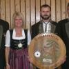 Das Foto zeigt (von links nach rechts): Ehrenvorsitzenden Karlpeter Then, 2. Ritter Ellen Back, Schützenkönig Christian Seith und 1. Ritter Wolfgang Back.