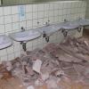 Im leerstehenden Kita-Gebäude sind nur noch Überreste zu sehen, wie hier die alten Waschbecken. Im leerstehenden Kita-Gebäude sind nur noch Überreste zu sehen, wie hier die alten Waschbecken.