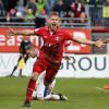Felix Müller (hier beim Jubel im Kickers-Dress) wechselt wohl zum Würzburger Drittliga-Rivalen nach Unterhaching.