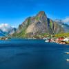 Panorama am Kirkefjorden gegen Reine auf Moskenesöya, Lofoten.