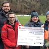 Spendenübergabe aus Keiler-Games-Erlös: (von links) Ralf Stolle (TSV Sackenbach), Michael Bils (IG Meeviertel), Christian Schmitt (Feuerwehr Sackenbach), Petra Breitenbach, Karin Heilgenthal und Frank Bernard (alle St. Pius-Verein).