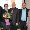 Gutes Miteinander: Die Vertreter der Fraktionen im Ostheimer Stadtrat Ralf Diepholtz (links), Steffen Malzer (Zweiter von rechts) und Karina Werner (rechts) dankten Bürgermeister Ulrich Waldsachs (Mitte) für seine Arbeit im abgelaufenen Jahr und seiner Frau Maritta für die Unterstützung ihres Mannes. Gutes Miteinander: Die Vertreter der Fraktionen im Ostheimer Stadtrat Ralf Diepholtz (links), Steffen Malzer (Zweiter von rechts) und Karina Werner (rechts) dankten Bürgermeister Ulrich Waldsachs (Mitte) für seine Arbeit im abgelaufenen Jahr und seiner Frau Maritta für die Unterstützung ihres Mannes.