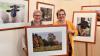 Im Groenhoff-Haus auf der Wasserkuppe sind in der Ausstellung „Ganz schön, Schaf!“ 20 Fotos zu sehen, die im Herbst bei einem Fotowettbewerb eingesendet worden waren. Auf die Besucher freuen sich Janet Emig (links) vom Natur und Lebensraum Rhön sowie Mechthild Winheim von der hessischen Verwaltung des Biosphärenreservats.
