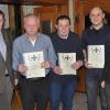 Bei der Jahresversammlung ehrte die Soldatenkameradschaft Waigolshausen treue Mitglieder. Im Bild von links: Vorsitzender Bruno Strobel, Bernd Weiss, Eduard Kraus, Thomas Strobel und Bürgermeister Peter Pfister.