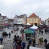 Melllerschter Frühling: Blick von oben auf die gute Stube, den Marktplatz, wo die Besucher es sich bei Essen und Trinken gemütlich machen. Melllerschter Frühling: Blick von oben auf die gute Stube, den Marktplatz, wo die Besucher es sich bei Essen und Trinken gemütlich machen.