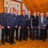 Im Bild (von links): Kommandant Christian Hahn, dessen Stellvertreter Daniel Kraus, Christian Henninger, Dieter Bausenwein, Udo Schreiber, Thomas Wohlfahrt, Armin Siegmann, Egon Schäflein, Erich Spath, 2. Vorsitzender Oliver Kesselring und 1. Vorsitzender Michael Holzmann.