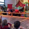 Mohrenkopfwettessen beim Kinderfasching. Mohrenkopfwettessen beim Kinderfasching.