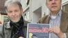 Autor Toni Schwarz (links) und Verleger Hans-Joachim Grassmann präsentieren das neue Buch "Rudolpho, der Erschrecker".