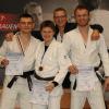 Erfolgreich: Johannes Aumüller (links), Lea Haupt, Trainer Jörn Meiners und Leon Krol.