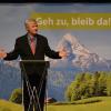 … oder als Innenminister Horst Seehofer. … oder als Innenminister Horst Seehofer.