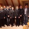 Bei der Hauptversammlung der Feuerwehr Randersacker: Im Bild von links 2. Schriftführer Michael Holl, 2. Kommandant Tobias Burkert, 2. Vorstand Matthias Bachert, Yannik Bürkle, 1. Vorstand Michael Blaß, Florian Steigerwald, Konstantin Gerstendörfer, Jonathan Schmitt, Christian Röder, 1. Bürgermeister Michael Sedelmayer, KBM Marco Höhn.