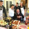 Lustig ist die Fasenacht - wenn man mit den Praktikanten Krapfen backt- hieß es nach dem Gottesdienst am Valentinstag in der SenioreneinrichtungHornsches Spital in Dettelbach.