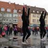 Drei Tänzerinnen der DDC Factory unterstützten die Aktion "One Billion Rising". Drei Tänzerinnen der DDC Factory unterstützten die Aktion "One Billion Rising".