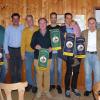 Die neu gewählte Vorsitzende Katharina Pfleger (links) und 2. Bürgermeister Wolfgang Eller (Zweiter von rechts) gratulierten den Geehrten Alexander Seifert, Bernd Wolf, Klaus Hohner, Willi Vollmuth, Andreas Vollmuth, Markus Vollmuth und Martin Wirsching.