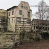Alles andere als schön ist die Ruine des Schlosses mitten im Herzen Ebelsbachs. Dem seit vielen Jahren vor sich hin gammelnden Gebäude neues Leben einzuhauchen, wird in den kommenden Jahren eine Herkulesaufgabe für Bürgermeister und Gemeinderat.