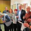 Heidi Walter aus Külsheim stellt ihre Bilder in der Volksbank-Filiale in Lauda aus.