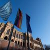 Die unterfränkischen Landtagsabgeordneten pendeln zwischen München und ihrem Wahlkreis: Ist das noch Zeit für ein kommunalpolitisches Mandat?