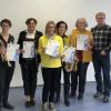 Erwachsene erhalten Junior Abzeichen des NBMB