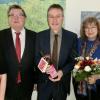 Bei der Verabschiedung (von links): Ursula Shahmary (Geschäftsstellenleitung), Adolf Bauer (Vorsitzender), Dieter Thoma (ehemaliger stellvertretender Vorsitzender und Mitbegründer des Vereins), Ingeborg Florescu (Mitglied "Rundet Tisch" und Mitbegründerin des Vereins) und Ulrike Michel-Schurr (stellvertretende Vorsitzende). 