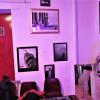 Shop, Ausstellungsraum und Fotostudio in einem: Felicitas Jandel nutzt die Wände im Second-Hand-Laden als Ausstellungsfläche für ihre Fotografien. Auch andere Künstler dürfen im Laden ausstellen. Shop, Ausstellungsraum und Fotostudio in einem: Felicitas Jandel nutzt die Wände im Second-Hand-Laden als Ausstellungsfläche für ihre Fotografien. Auch andere Künstler dürfen im Laden ausstellen.