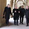 Regierungspräsident Eugen Ehmann (Zweiter von links) besuchte das Juliusspital und informierte sich bei einem Rundgang mit Stiftungsleiter Walter Herberth (links) und den Oberpflegamtsräten Dr. Rainer Schäfer und Pfarrer Bernhard Stühler (von rechts) über Geschichte und Zukunft der Würzburger Stiftung.