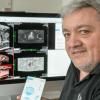 Die Würzburger Firma aycan hat  Röntgenstrahlen und Radiologie ins digitale Zeitalter befördert und entwickelt immer neue Lösungen. Im Bild: Geschäftsführer Stephan Popp mit MRT-Bildern von einer Prostata.