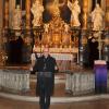 Bischof Franz Jung sprach nach dem Empfang im Steigerwalddom vor rund 250 Zuhörern. Im Hintergrund der Männerchor der Stadtpfarrkirche. Bischof Franz Jung sprach nach dem Empfang im Steigerwalddom vor rund 250 Zuhörern. Im Hintergrund der Männerchor der Stadtpfarrkirche.