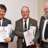 Ehrungen bei der Kreisvereinigung der Veteranen-, Kriegervereine und Soldatenkameradschaften: Das Bild zeigt (von links) Karl Schmidt, Reinhard Stahl und Peter Neumann.