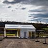 Der Landkreis Rhön-Grabfeld hat eine mobile Corona Drive-In Teststation in Heustreu eingerichtet. Sie soll dann aktiviert werden, wenn es nötig wird. 
