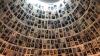 Namen und Fotos von jüdischen Opfern in der Holocaust-Gedenkstätte Yad Vashem. Namen und Fotos von jüdischen Opfern in der Holocaust-Gedenkstätte Yad Vashem.