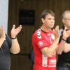 In seinem Wohnzimmer: Peter Knieling (links), der Vorstandsvorsitzende des VC Eltmann in der Georg-Schäfer-Sporthalle.