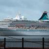 Die MS „Artania“ im Hafen von Fremantle. Auf dem Kreuzfahrtschiff mussten mehr als 800 Passagiere ausharren, bevor sie an Land durften. 