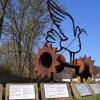 Den Kreislauf der Gewalt zu unterbrechen ist der Gedanke des Friedensmahnmals auf dem Alten Friedhof Euerbach, das aus zwei amerikanischen Panzerrädern gefertigt und vor fünf Jahren aufgestellt wurde. Seitdem wurden die Friedensgedanken vieler Euerbacher dort abgedruckt.