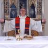 Pfarrer Stephan Eschenbacher gestaltete am Palmsonntag einen Gottesdienst im Haßfurter Pfarrhaus, der live via YouTube übertragen wurde. Pfarrer Stephan Eschenbacher gestaltete am Palmsonntag einen Gottesdienst im Haßfurter Pfarrhaus, der live via YouTube übertragen wurde.
