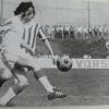 Beim Entscheidungsspiel im Würzburger Kickersstadion 1973 am Dallenberg besiegte die SG mit 2:1 nach Verlängerung die Elsava Elsenfeld und wurde Bezirksligameister. Im Bild links: SG-Torjäger Walter Heinzel. Rechts steht Friedrich Mühlig zur Abnahme bereit. Beim Entscheidungsspiel im Würzburger Kickersstadion 1973 am Dallenberg besiegte die SG mit 2:1 nach Verlängerung die Elsava Elsenfeld und wurde Bezirksligameister. Im Bild links: SG-Torjäger Walter Heinzel. Rechts steht Friedrich Mühlig zur Abnahme bereit.