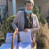 Den Bewohnern des Altenheimes bereitete in der Osterwoche  die Tanzsportgarde Veitshöchheim eine Freude. Heimleiterin Barbara Bender präsentiert einen Korb, der für jeden Heimbewohner eine Heftung mit einem Brief  und 50 von den Tänzerinnen selbst gemalte Bilder enthält.