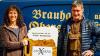 Stolz präsentieren Michaela Böhm und Christian Schmitt das neue Logo für die neue Brauerei. Aus „Brauhaus Oberstreu“ wird „StoXbräu“. Symbolisch befestigten die beiden den Bierbriefkasten an der neuen Brauerei-Heimat in Stockheim.