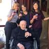 Die Schwestern (von links) Susanne, Ulrike und Christine sind täglich bei ihrem Vater Hermann Günther, der auf die Pflege angewiesen ist. Deshalb war es möglich im kleinen Kreis auf seinen 100. Geburtstag anzustoßen. Die Schwestern (von links) Susanne, Ulrike und Christine sind täglich bei ihrem Vater Hermann Günther, der auf die Pflege angewiesen ist. Deshalb war es möglich im kleinen Kreis auf seinen 100. Geburtstag anzustoßen.