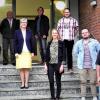 In den Vordergrund stellten Bürgermeister Georg Straub, 2. Bürgermeister Erwin Kruczek und 3. Bürgermeister Christof Herbert (hinten von links) die neuen Gemeinderäte, die ab jetzt mit über die Geschehnisse in Hohenroth, Leutershausen und Windshausen entscheiden werden. Von links: Thomas Mauer, Maria Arnold, Natalia Reinhard, Tobias Grygier, Dominik Kaiser, Daniel Rossmann.