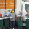 Die Tafel Würzburg nimmt die gespendeten Masken in Empfang: im Bild (von links) Traudel Nusser, Ruth Pabst, Karl Preissinger, Hildegard Mauersberger und Waltraud Martin.