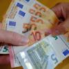 Der Landkreis Haßberge hat gemeinsam mit seinen 26 Städten, Märkten und Gemeinden einen Hilfsfonds Wirtschaft und Soziales eingerichtet, den Corona Solifonds Haßberge, und bittet um Spenden. Von den Spendengeldern werden Wertgutscheine ausgegeben, die bei teilnehmenden Unternehmen eingelöst werden können.