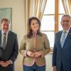 Ministerin Michaela Kaniber mit Amtsleiter Ottmar Porzelt (r.) und seinem Nachfolger Jürgen Eisentraut.